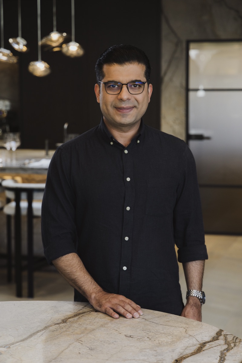 Porträt von Faramarz Naderi, Director of Design bei Wohnfloor